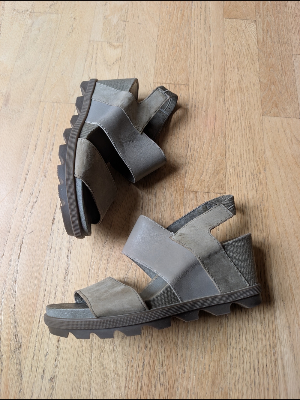 Sorel Gray Suede & Leather Wedge Sandals